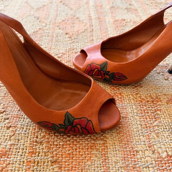 GUCCI Pioneer Fiore Rose Tattoo Leather Slingback Vintage Heels Size 7.5 - Picture 8 of 12
